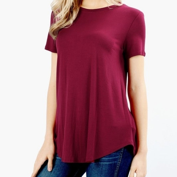 ZENANA Short Sleeve Round Neck Red Color Top Tunic Size Medium NWT - Picture 1 of 2